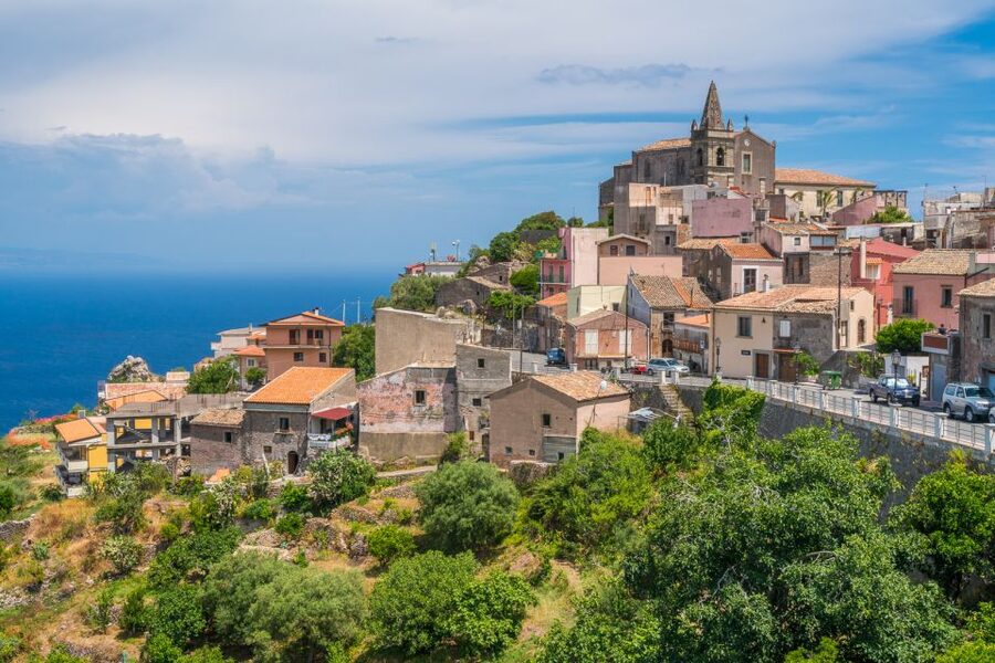 From Catania: Guided Godfather Tour with Taormina Visit - The guide factor and the right expectations