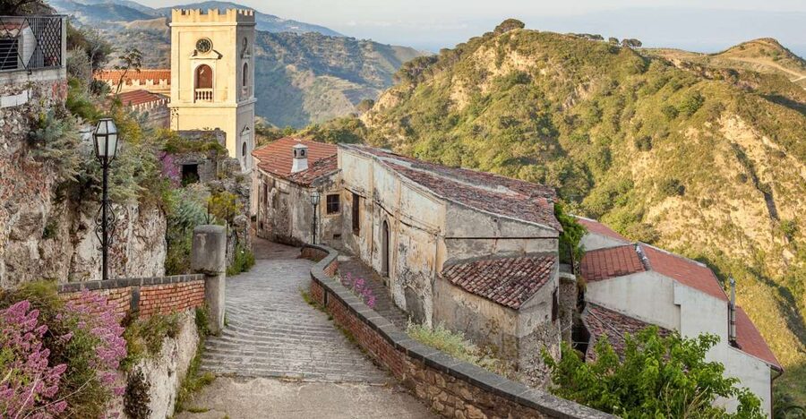 From Catania: Guided Godfather Tour with Taormina Visit - Savoca: Bar Vitelli and the wedding church