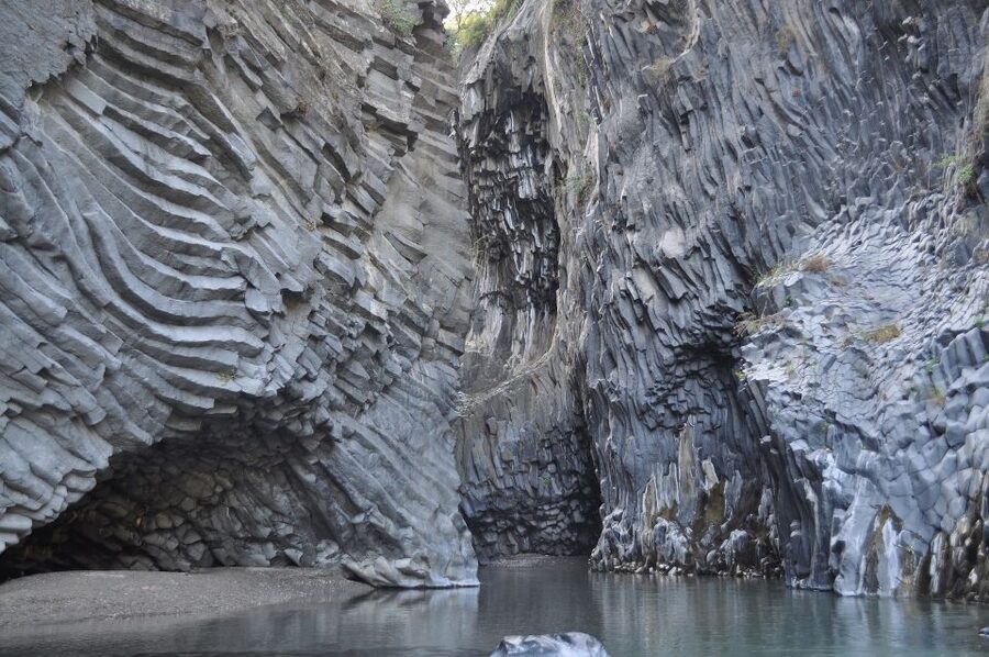 From Catania: Mt. Etna, Wine and Alcantara Tour - Pickup in Catania and the ride toward Etna