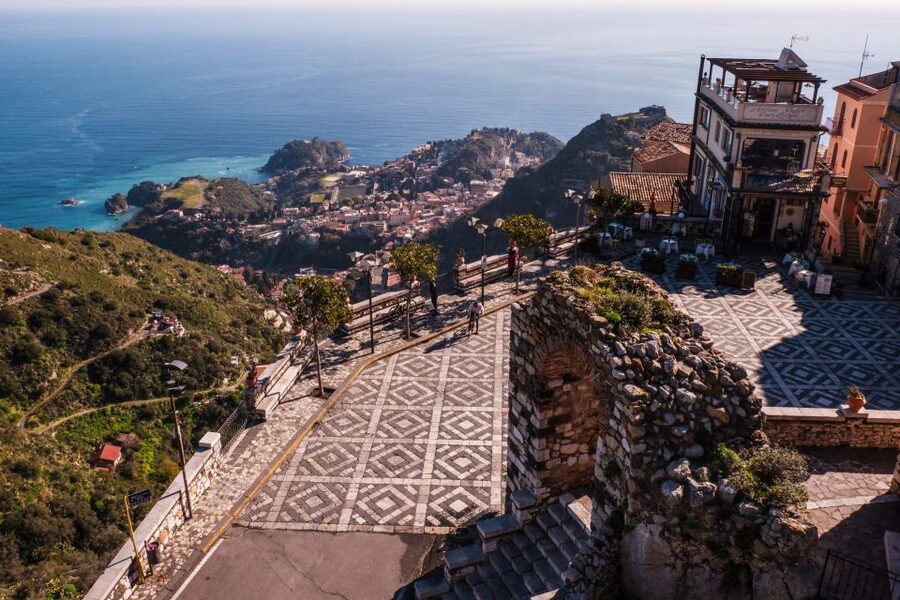 From Catania: Taormina, Isola Bella, and Castelmola Day Trip - Who should book this day trip
