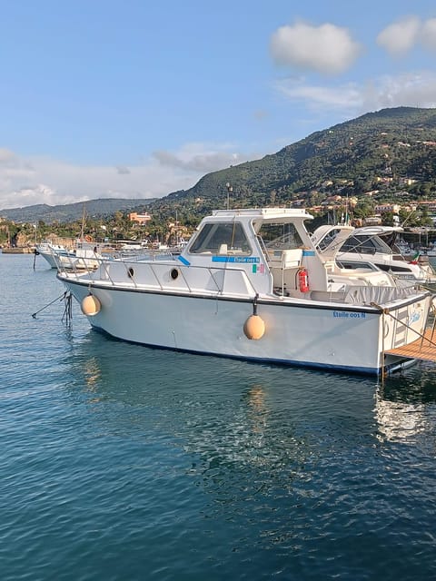 From Cefalù: Mini Cruise with Snorkel Stops, Drinks & Snacks - The crew and onboard mood