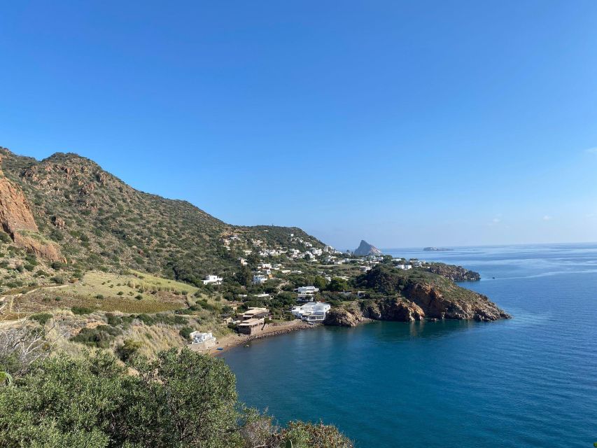 From Milazzo: Panarea and Stromboli sunset cruise - The sea passage between Panarea and Stromboli