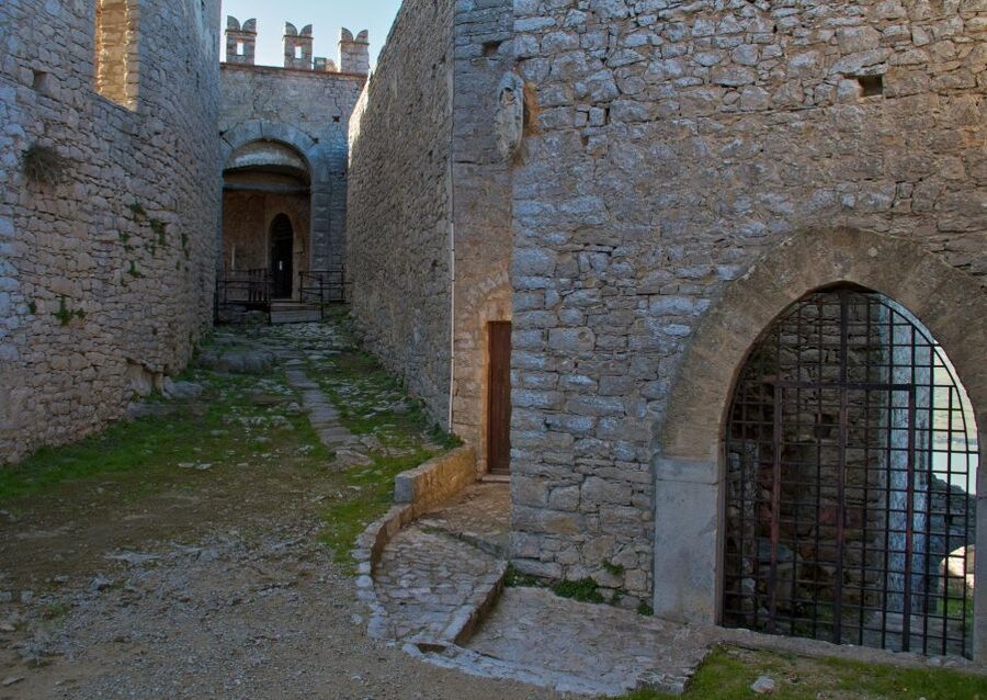 From Palermo: Medieval castle tour of Caccamo and Cefalù. - Making the most of three hours in Cefalù
