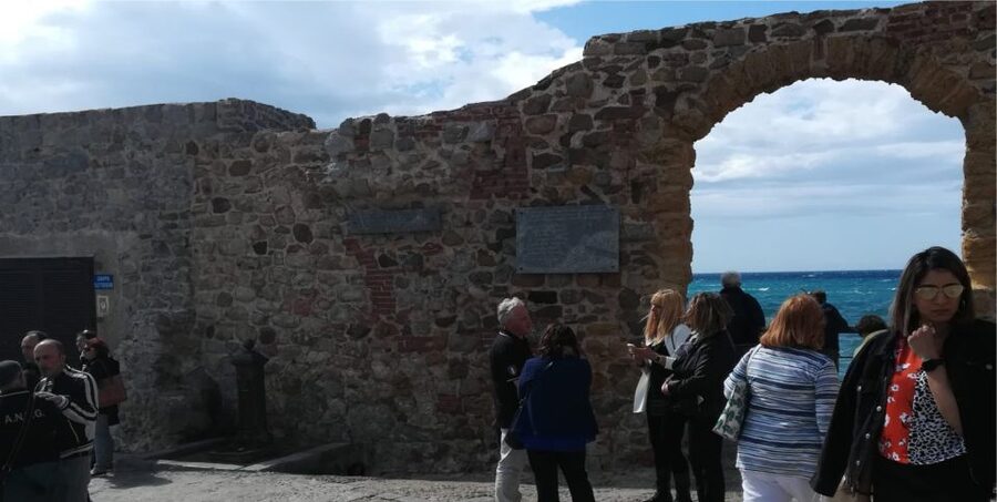 From Palermo: Monreale and Cefalù Day Trip - Cefalù brings the sea into the day