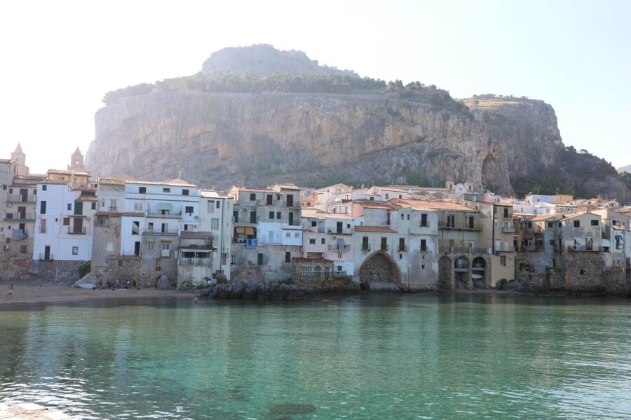 From Palermo: Visit Cefalù Unesco Site - Every Day - The one-hour ride to Cefalù