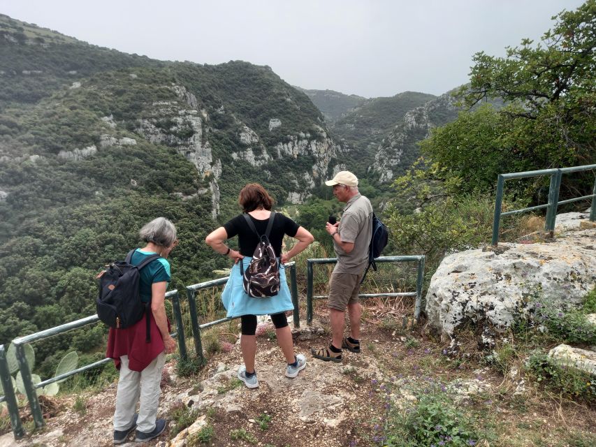 From Siracusa: Pantalica Nature Reserve Guided Hiking Tour - The practical packing list