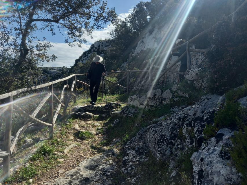 From Syracuse: Cavagrande Natural Reserve Guided Trek - What to wear and carry for the five-hour outing
