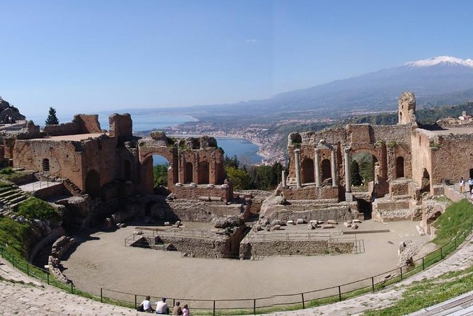 From Syracuse: Private Taormina and Castelmola tour with lunch - Almond wine at Bar Turrisi