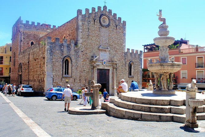 From Syracuse: Private Taormina and Castelmola tour with lunch - Private transport, group size, and guide style