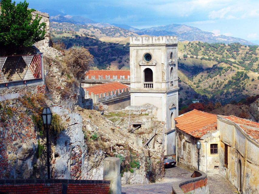 From Taormina: Private Godfather Tour with Lunch - Forza d’Agrò and the second film location