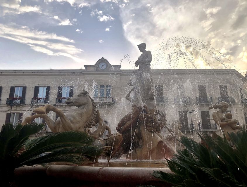 From Taormina: Siracusa & Noto Small-Group Tour - Noto in one hour