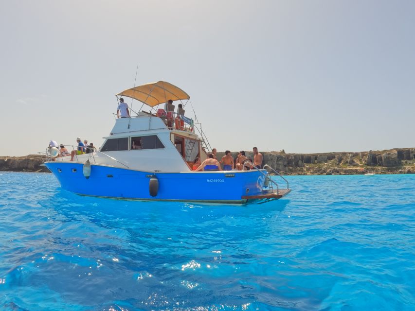 From Trapani: Favignana and Levanzo Boat Tour with Lunch - Local food on board, with realistic expectations