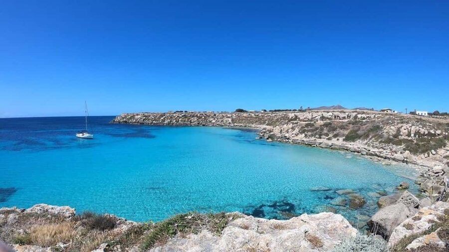 From Trapani: Favignana and Levanzo Boat Tour with Lunch - Levanzo and the Faraglione