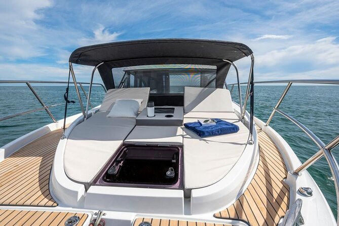 Full day cruise with lunch and aperitif at sunset - Lunch aboard the boat