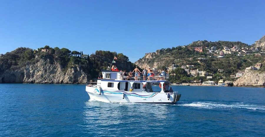 Giardini Naxos: Boat Trip Isola Bella with Snorkeling - Reaching Isola Bella after 30 minutes