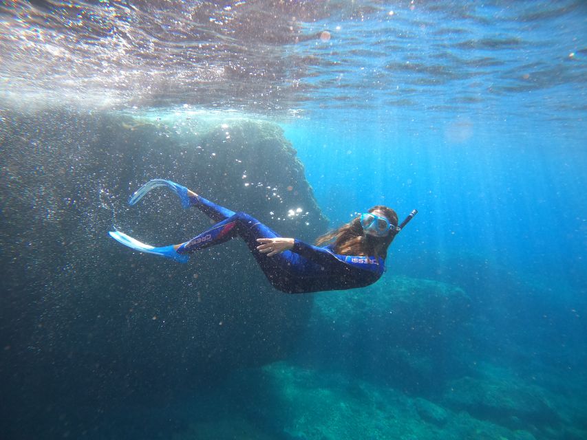 Giardini Naxos: Boat Trip Isola Bella with Snorkeling - Snacks, drinks, and the small-group setting