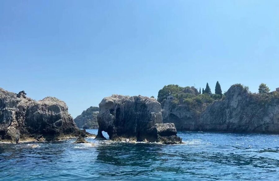 Giardini Naxos: Isola Bella and Grottos Cruise with Aperitif - Finding the boat at La Sirena