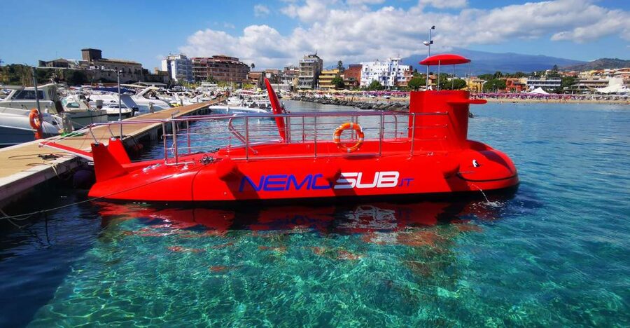 Giardini Naxos: Semi-Submarine Tour to Isola Bella - Watching fish in the posidonia meadow