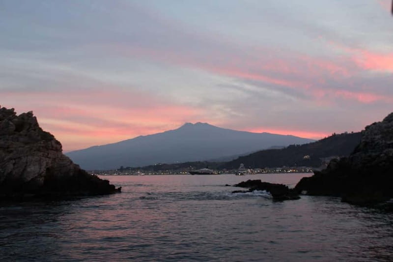 Giardini Naxos Taormina: Dolphin Watching Sunset Tour - Arancini, Prosecco, and music on board