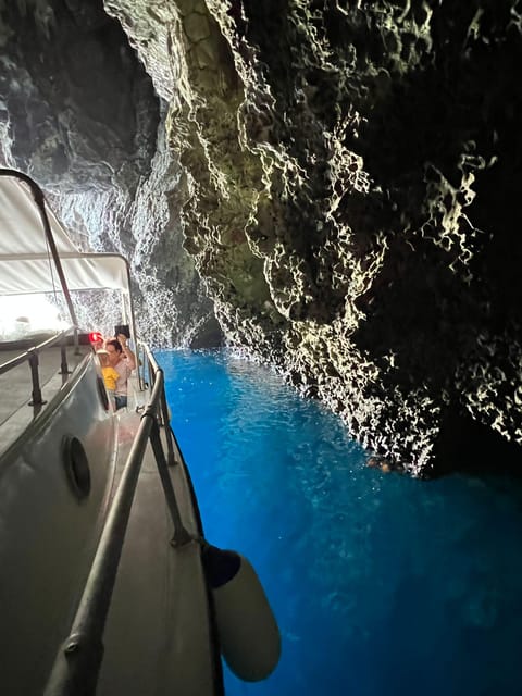 Giardini Naxos: Taormina & Isola Cruise Bella with Aperitif - The guide and the mood onboard
