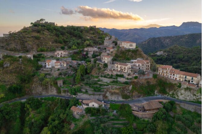 Godfather tour , Taormina and Messina - What the guide and vehicle arrangement mean
