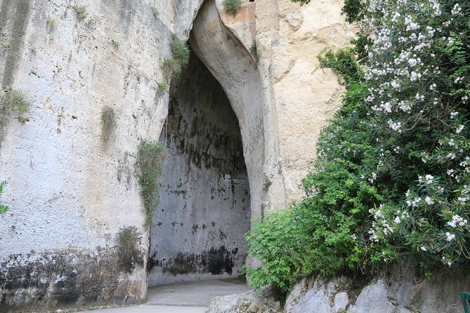 Group guided tour of the archaeological park of Neapolis - Why Neapolis is worth your time