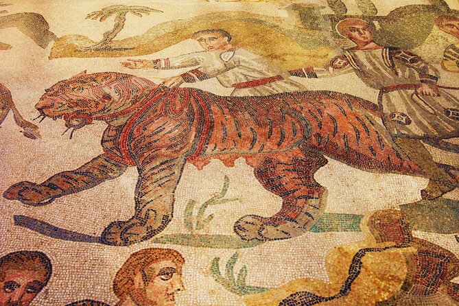 Guided tour of Villa Romana del Casale with skip the line - Starting at the thermal baths