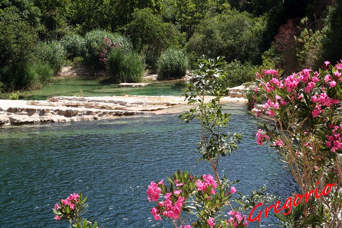 Guided Trekking to Cavagrande del Cassibile in Sicily - Starting at Carrubella and reading the rock
