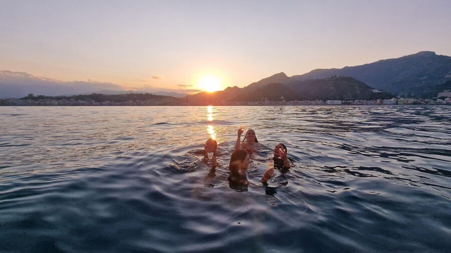 HALF-DAY TAORMINA BOAT TOUR - A private four-hour route along Taormina and Giardini-Naxos