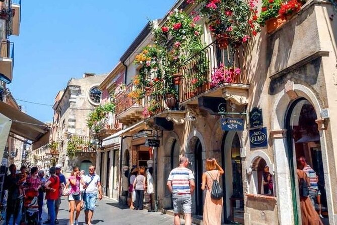 Half-day tour to Taormina, Castelmola and Isola Bella - Food, tastings, and the value of a private guide