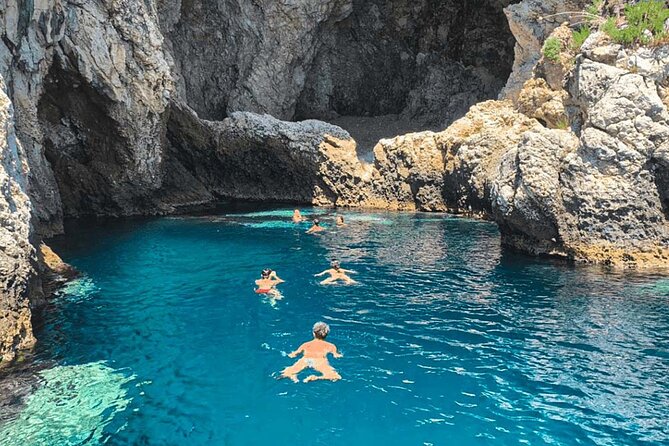 Half day with lunch in luxury private tour - Seeing Taormina from the Blue Diamond