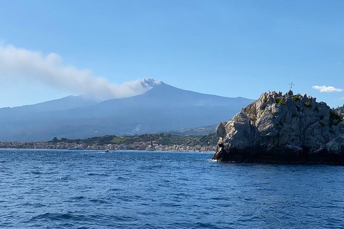 Half day with lunch in luxury private tour - From Giardini Naxos toward Isola Bella