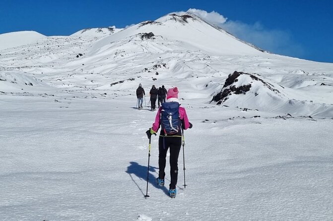 Hike near the summit craters up to the maximum safe altitude currently foreseen - Who should book this hike?