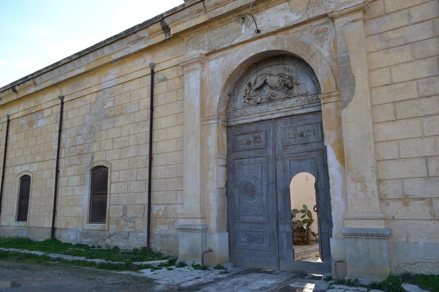 Historical Baglio Florio Adamo tour with wine tasting - Why Baglio Florio feels different from a standard winery visit