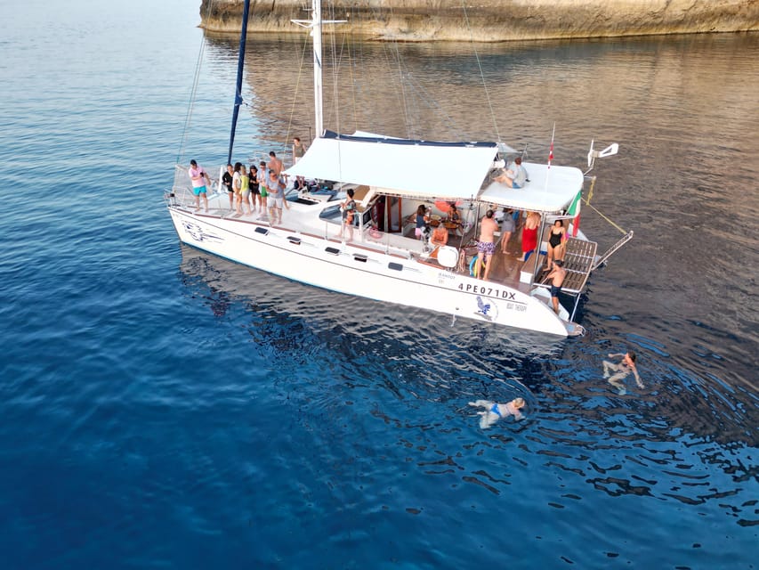 Lampedusa: Dolphin watching with aperitif at sunset - Who will enjoy this boat trip most
