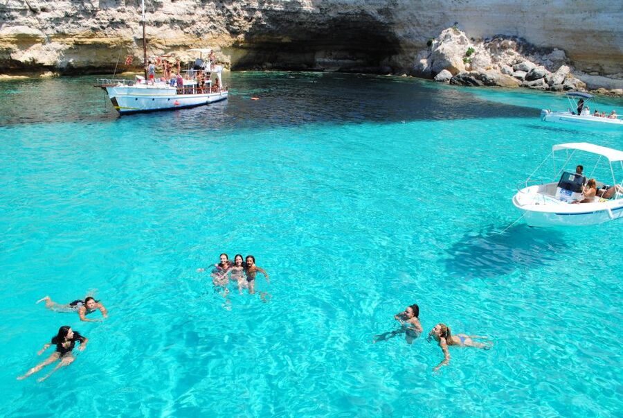 Lampedusa: Pirate Ship Boat Tour with Lunch and Music - Tabaccara Bay and the first swim