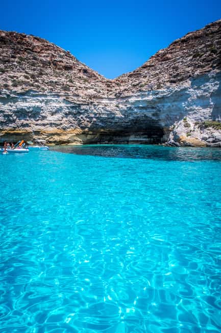 Lampedusa: Yacht excursion, swimming stops and typical lunch - Boat comforts that matter after several swims