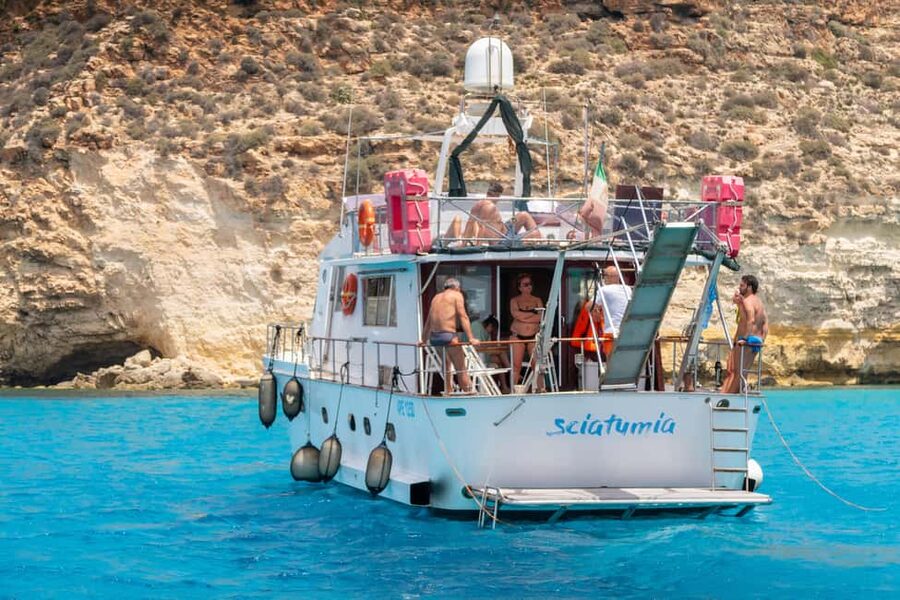 Lampedusa: Yacht excursion, swimming stops and typical lunch - Why seeing Lampedusa by yacht makes sense
