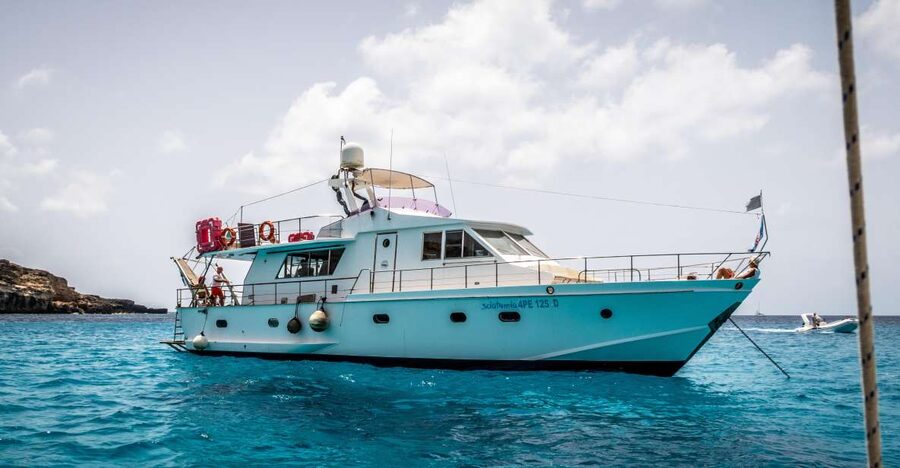 Lampedusa: Yacht excursion, swimming stops and typical lunch - Cala Pulcino and Punta dell’Acqua
