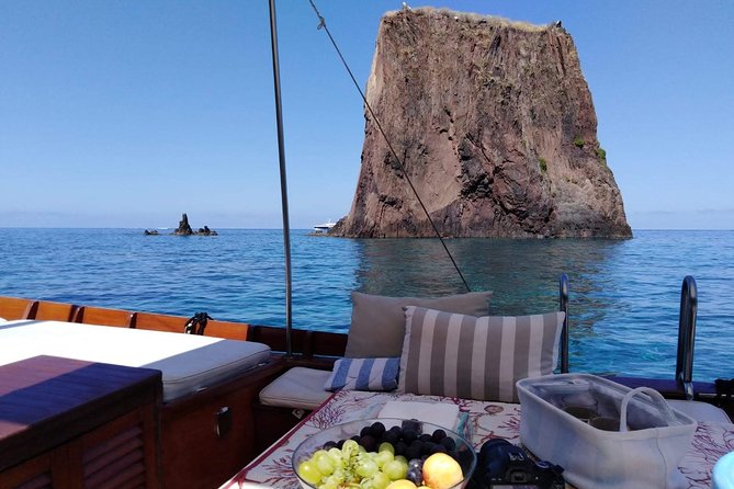Lipari and Vulcano Private Boat Tour (7 hours) - A private day between Lipari and Vulcano