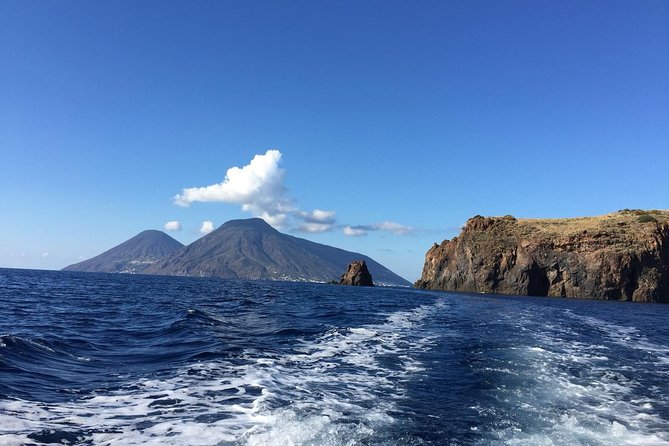 Lipari & Salina sud - individual partecipation on the tour - The aperitivo adds a local touch