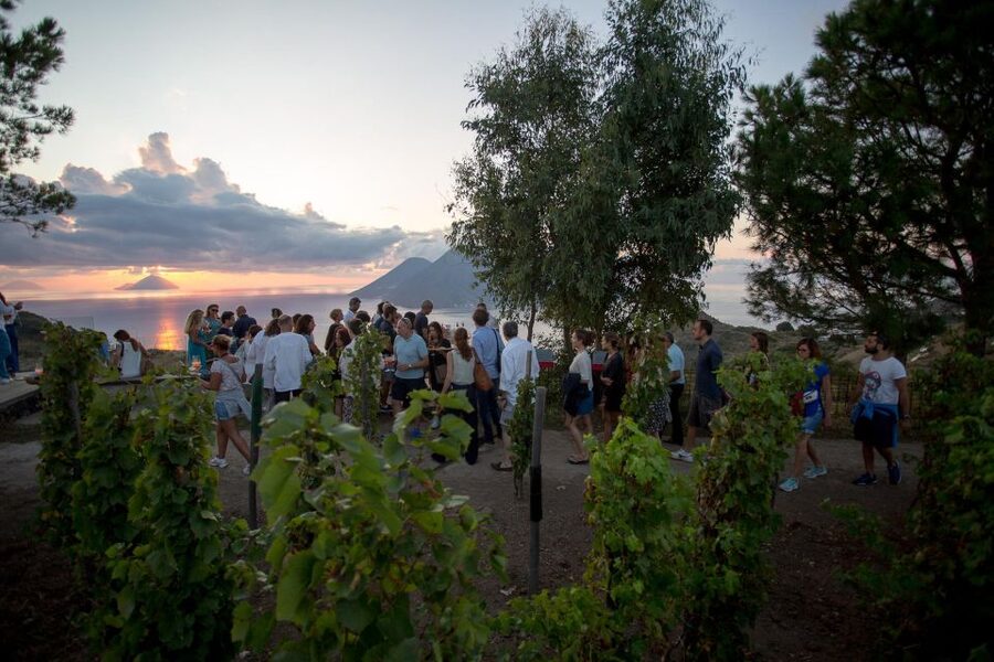 LIPARI WINERY - SUNSET WINE TASTING - What arrives on the platters