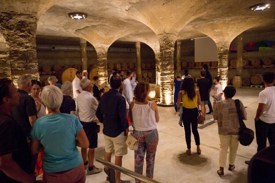 LIPARI WINERY - SUNSET WINE TASTING - Who will enjoy this evening most?