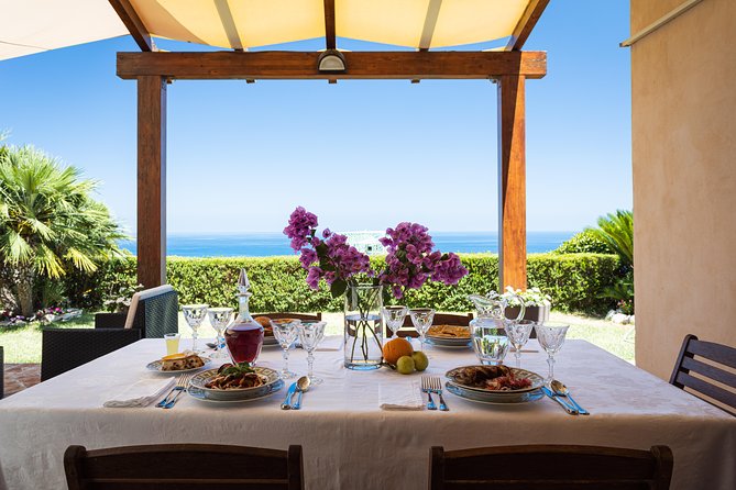 Lunch or dinner and cooking demo at a local home in Cefalù - What happens during the two-and-a-half-hour visit