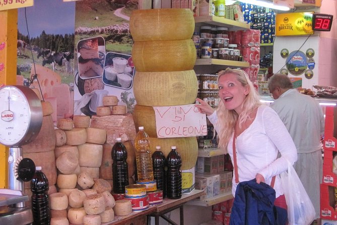 Market Tour, Traditional Cooking and Limoncello class - Walking into Palazzo Asmundo