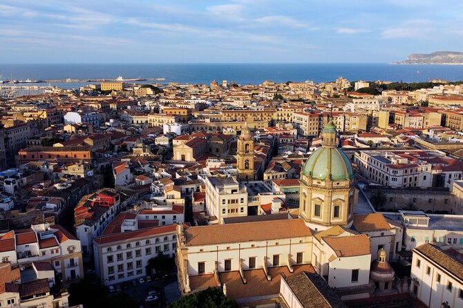 Markets and monuments: walking tour and street food in Palermo - Capo Market: Palermo on every sense