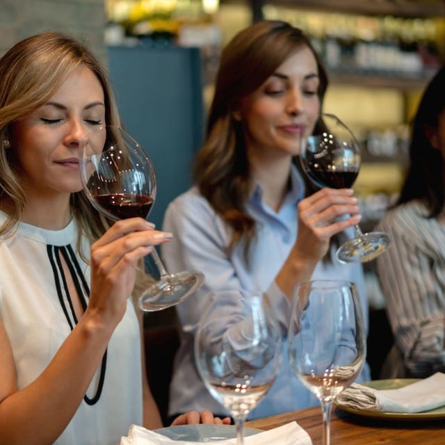 Messina: Sicily excites through wine! - A Sicilian tasting in a real Messina shop