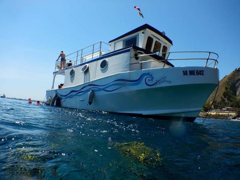 Mini-cruise Isola bella with snorkeling from Giardini Naxos - The Bay of Naxos and the Taormina View