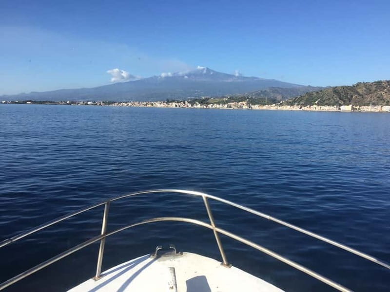 Mini-cruise Isola bella with snorkeling from Giardini Naxos - Reaching Isola Bella Marine Reserve