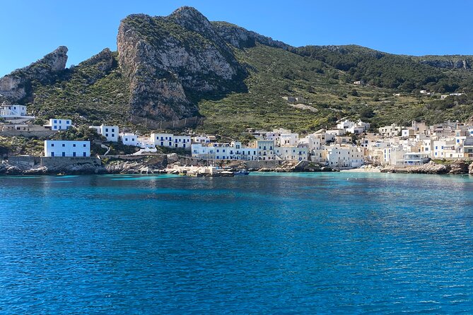 Mini Cruise to Favignana and Levanzo with lunch on board - A Sicilian lunch served at sea